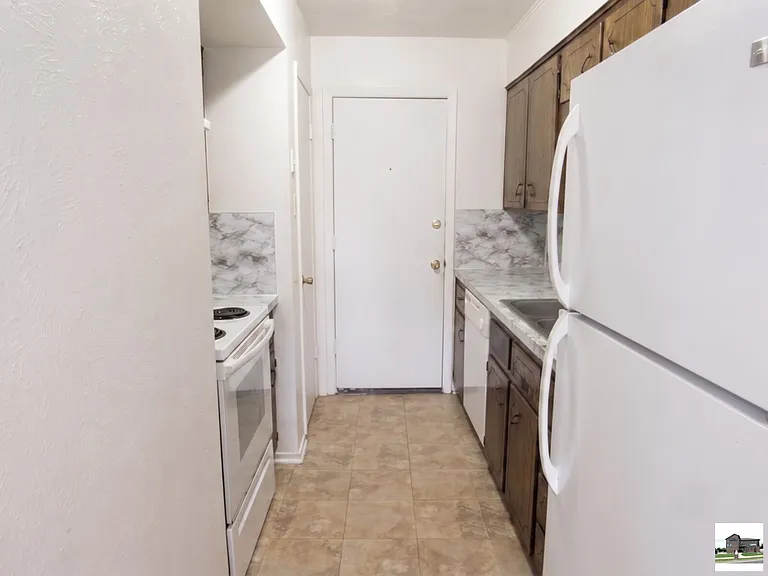 2210 Cascade Dr #B — Photo 7