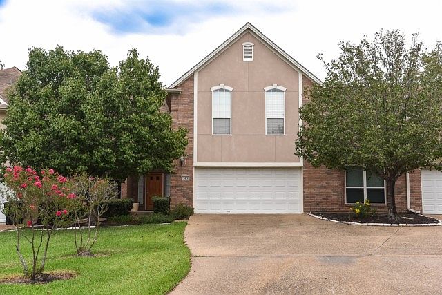 1st image of 313 Chimney Hill Dr