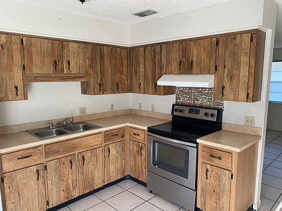 2nd image of 330 Country Lane Dr Unit 330