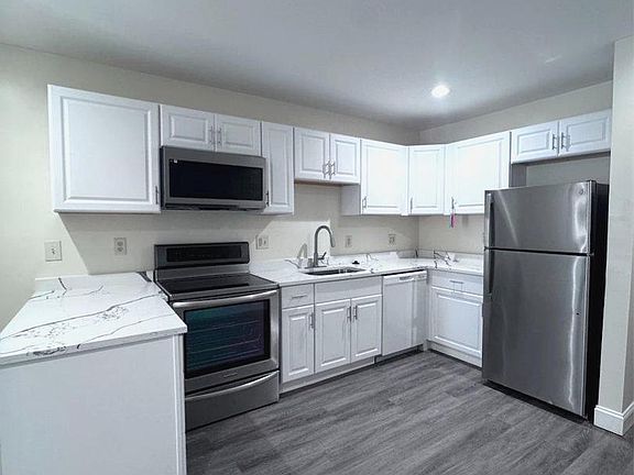 3rd image of 2118 Wilhelm St