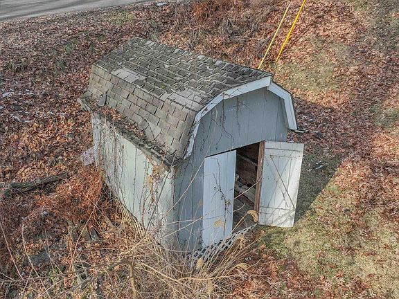 4th image of 5629 N Stahl Rd