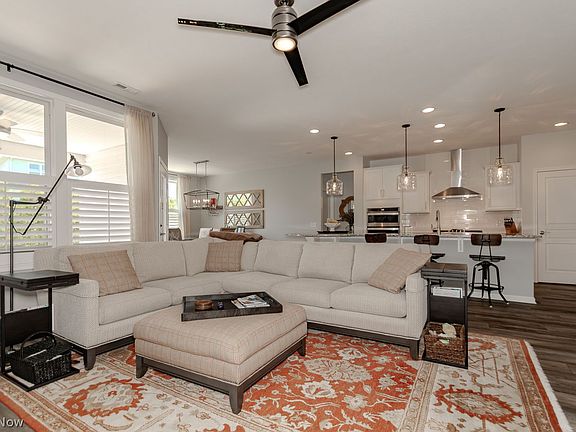 3rd image of 8061 Cotswold Dr