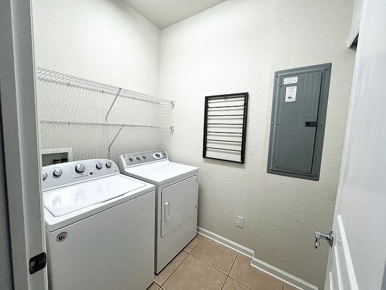 7722 Fairgrove Ave — Photo 12