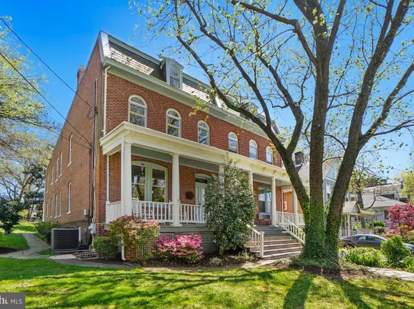 7105 Cedar Ave, Takoma Park, MD 20912