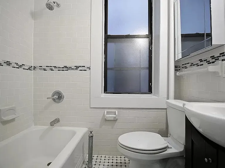 168 E 7th St #4D — Photo 10