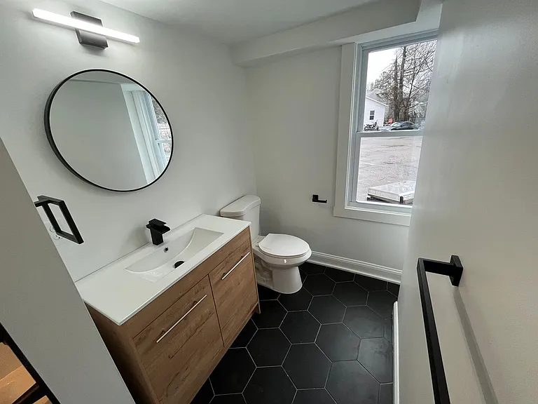 284 School St — Photo 9