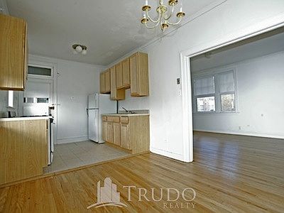 1st image of 7516 N Seeley Ave APT 3S