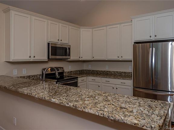 4th image of 183 Lone Oak Cir #183