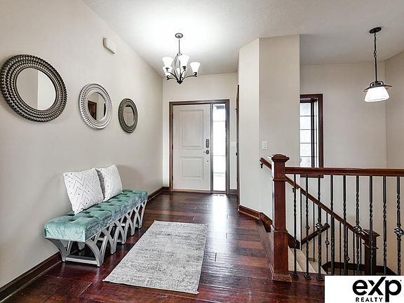 5th image of 7605 Leawood St