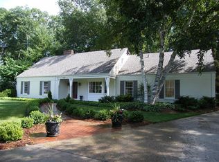 219 Country Club Dr, Whitehall, MI 49461