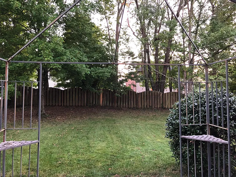 1116 Benjamin Ln — Photo 35