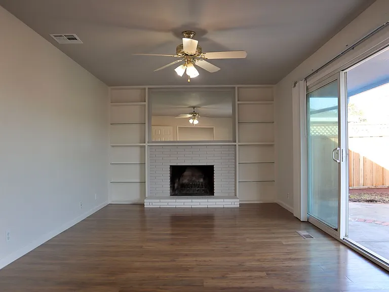 5138 Eggers Dr — Photo 5