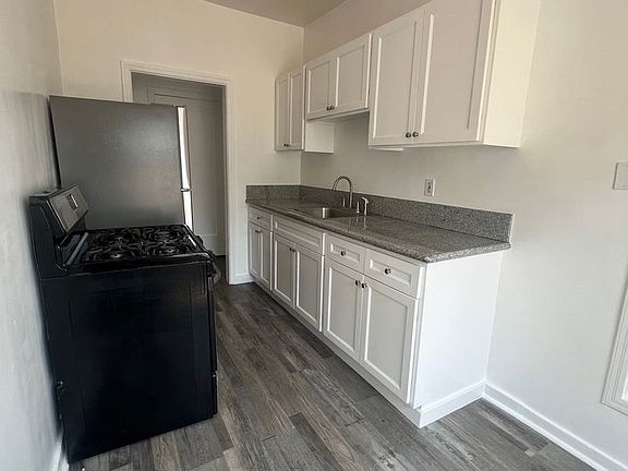 4th image of 5421 Ash St APT 8