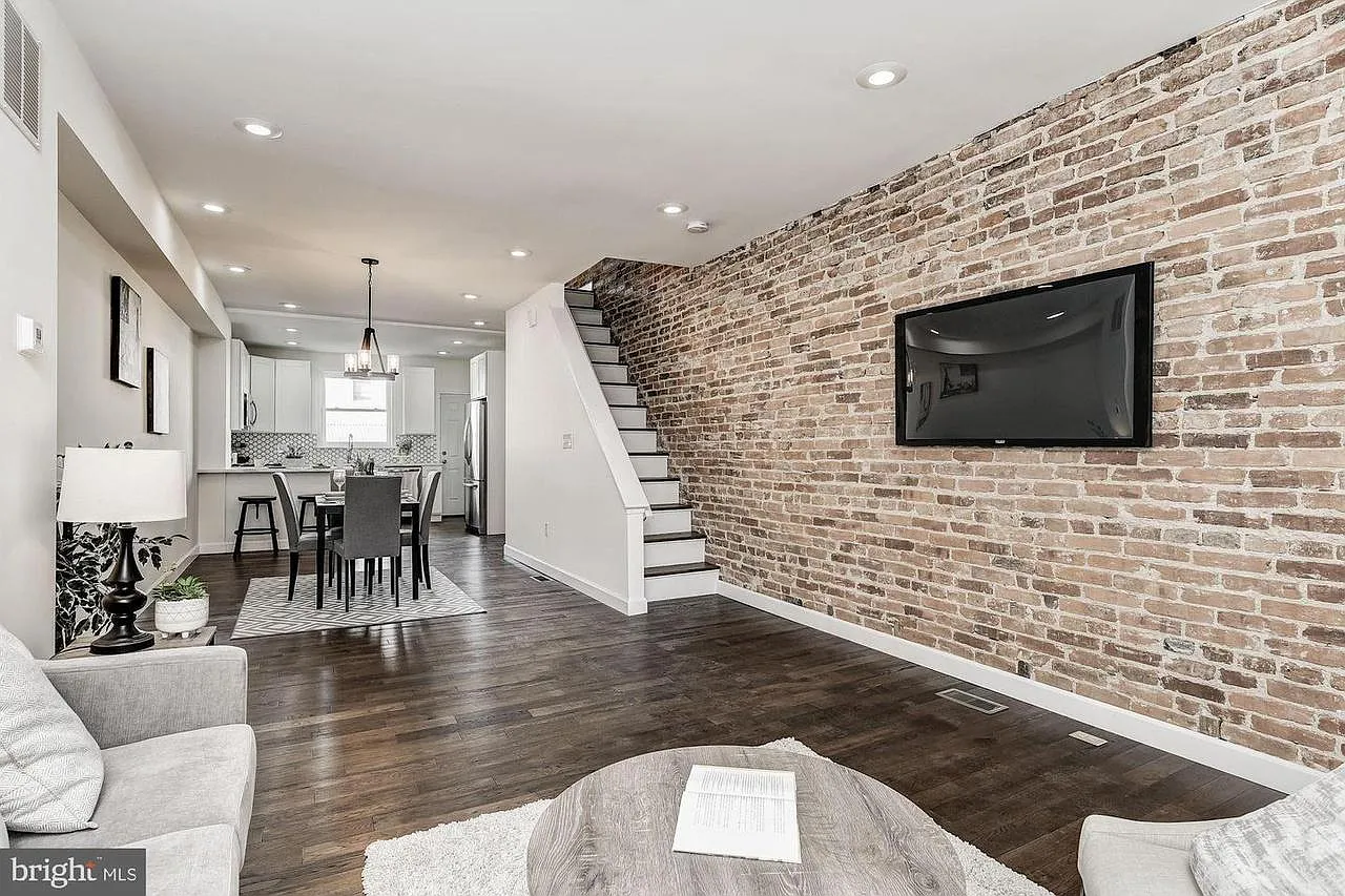 2 bed, 1320 sqft, $2,100 — Photo 3