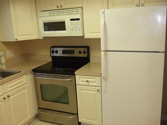 2nd image of 3917 Corrida Ct Unit 6