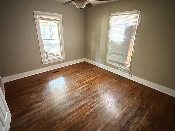 5th image of 1306 Aggie Rd