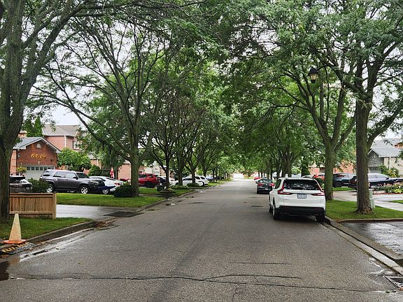 2nd image of 28 Iles St