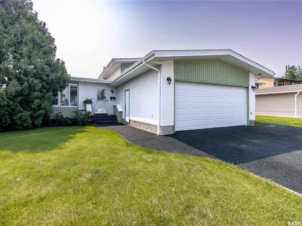50 MANITOU COURT, Saskatoon, SK S7K 5G3