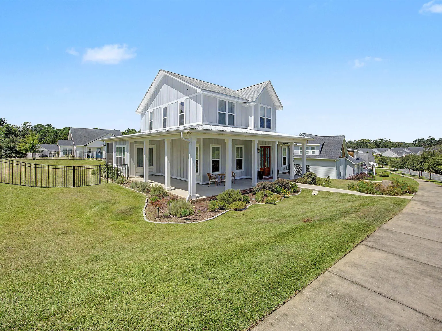 4 bed, 2781 sqft, $4,495 — Photo 3