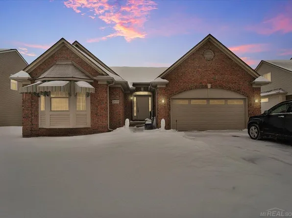 29397 Jennifer Dr, Chesterfield, MI 48051