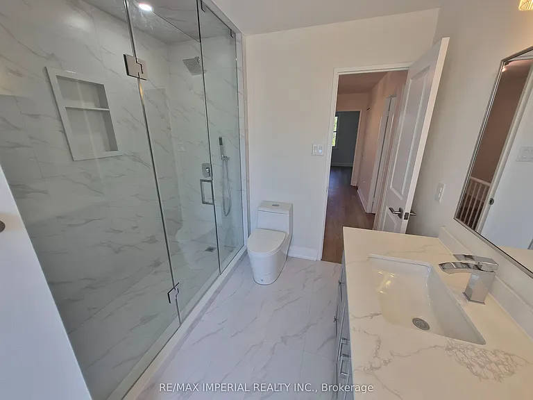 757 Pam Cres — Photo 18
