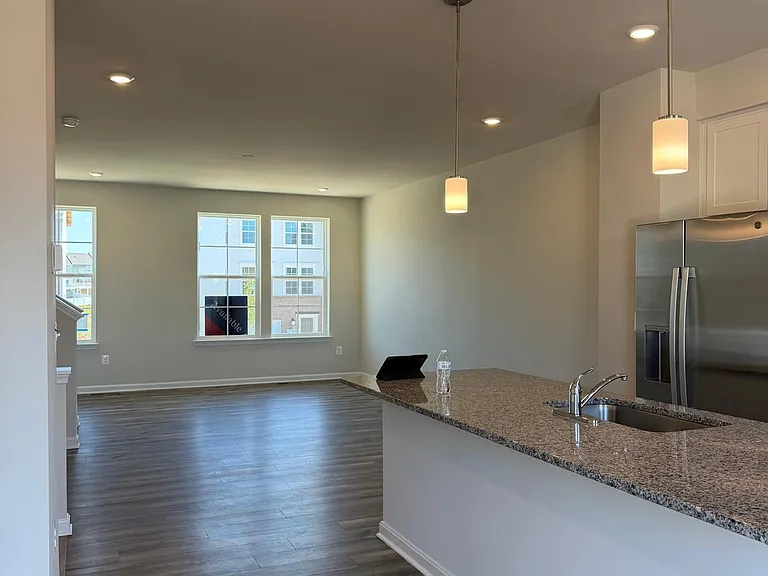 398 Seeback Dr — Photo 7