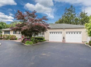 1 Chapman Rd, Nesconset, NY 11767