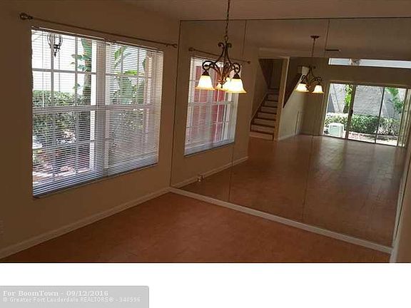 4th image of 10331 NW 11th St