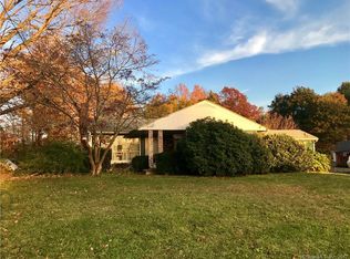 7 Alexander D Ave, Danbury, CT 06810