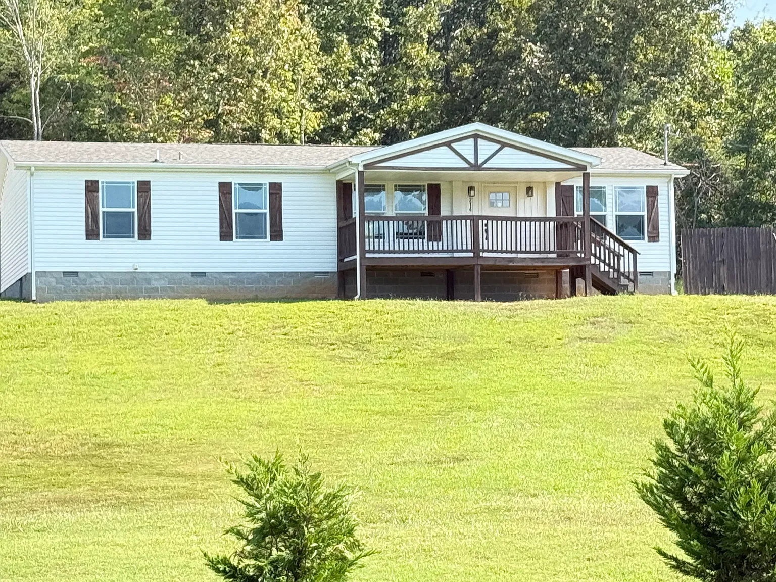 3 bed, 1568 sqft, $2,100 — Photo 1
