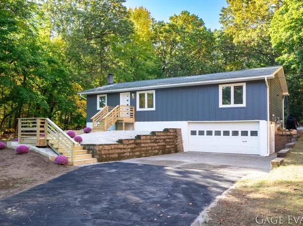 1690 Post Dr NE, Cooks, MI 49306