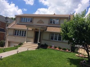 531 4th St, Palisades Park, NJ 07650