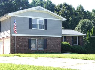 2821 Christopher Ct, Dunwoody, GA 30360