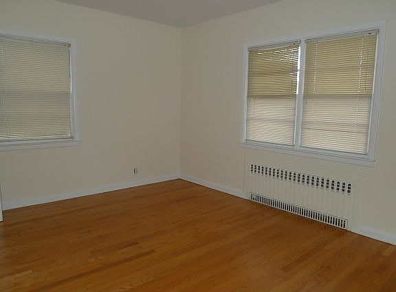 5th image of 130 Sweetfield Cir