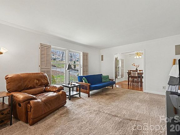 3rd image of 100 Dovershire Rd