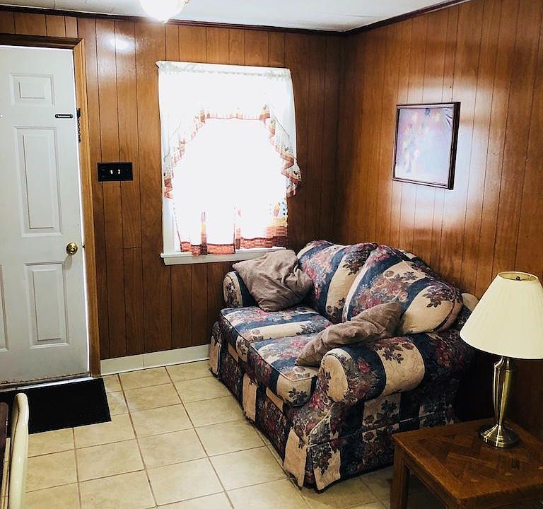 1st image of 13725 Pennsylvania Ave #7