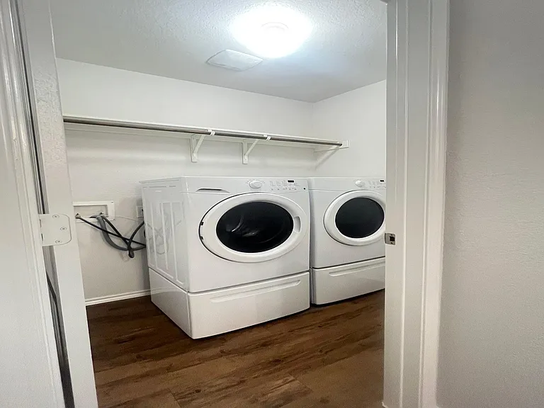 1903 Prairie View Dr — Photo 8