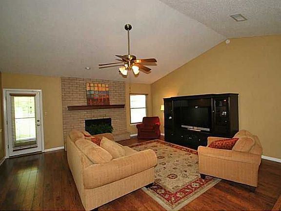 5th image of 1201 Deepwood Dr