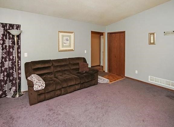 Large Living room with vaulted ceilings