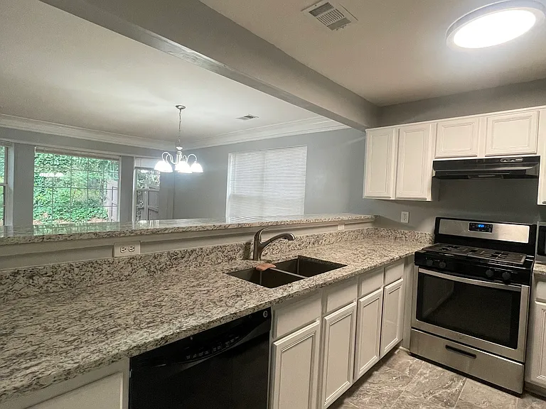 3614 Regency Park Dr — Photo 31