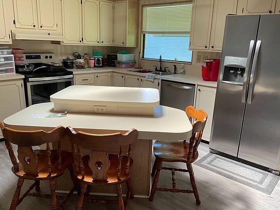 5th image of 1654 Bassett Dr