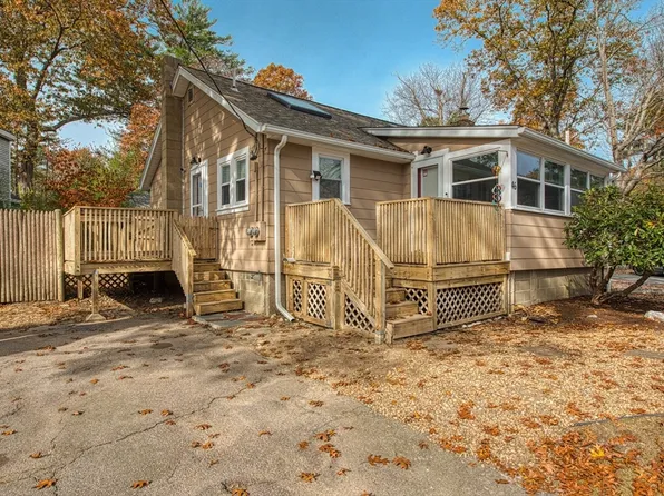 46 Bonney St, Pembroke, MA 02359