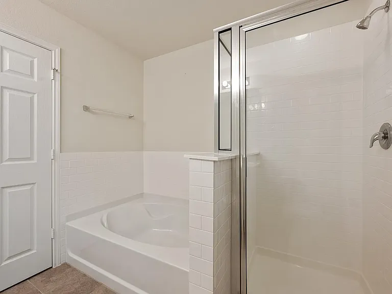 110 Russet Trl — Photo 35