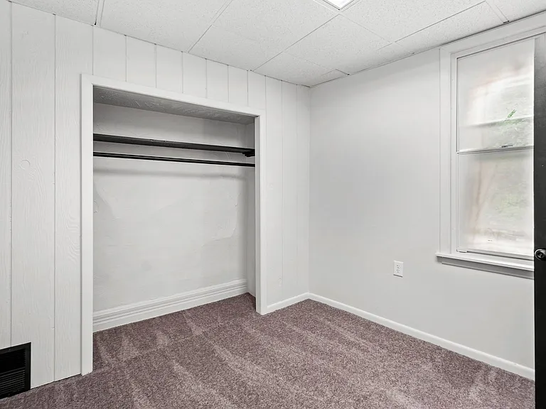 1304 Firth St — Photo 9