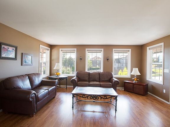 3rd image of 2526 18th St SE