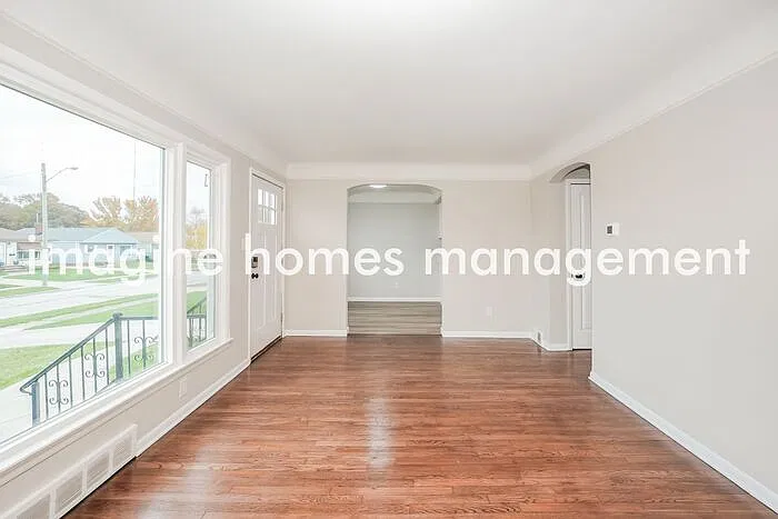 3 bed, 2.0 bath, 1388 sqft, $2,095 — Photo 4