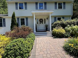 3 Cowin Rd, Merrimack, NH 03054