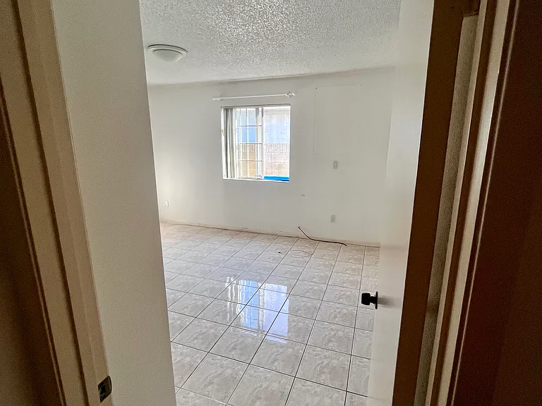 2346 Seabright Ave — Photo 9
