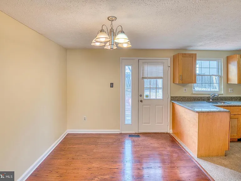 9220 Pinenut Ct — Photo 6