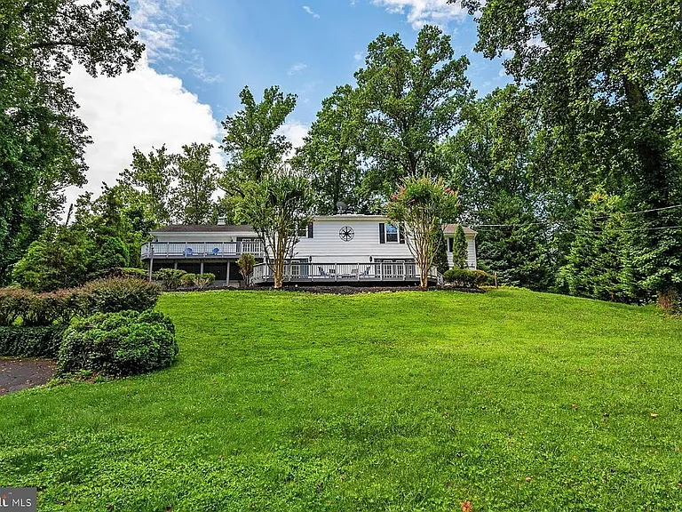 1641 Ritchie Hwy #A — Photo 1